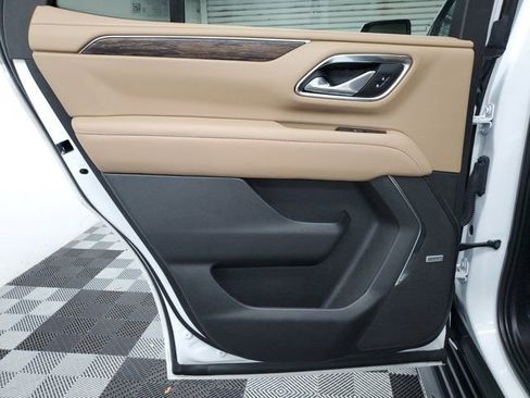 Used 2024 Chevrolet Tahoe Premier w/ Premium Package image 18