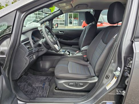 Certified 2025 Nissan Leaf SV Plus FWD image 17