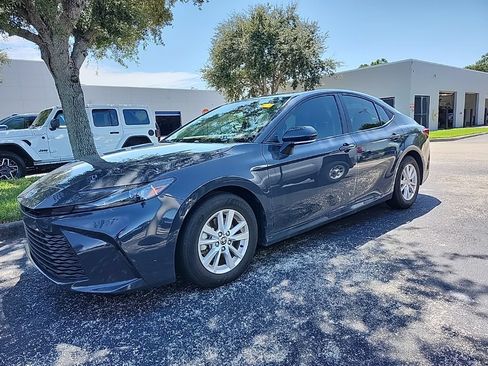 Used 2025 Toyota Camry LE FWD image 7