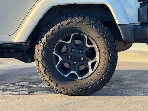 Used 2018 Jeep Wrangler Unlimited Sport image 3