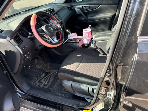 Used 2019 Nissan Rogue S FWD image 6