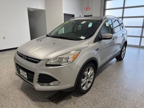 Used 2015 Ford Escape Titanium FWD image 6