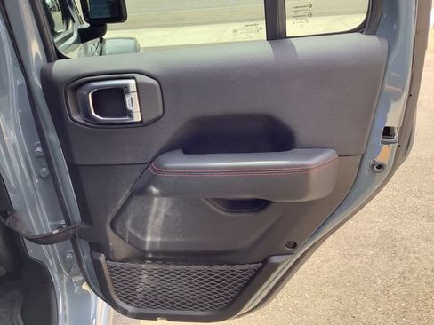 Used 2024 Jeep Wrangler Unlimited Rubicon AWD/4WD image 36