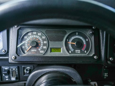 Used 2003 HUMMER H1 4-Door Open Top image 19