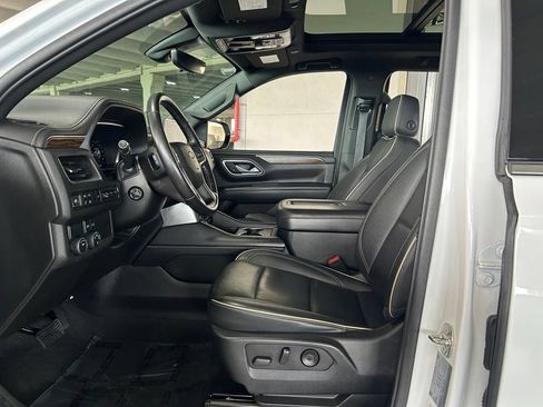Used 2022 Chevrolet Tahoe Premier w/ Premium Package 2 RWD image 15