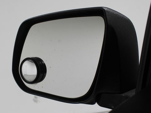 Used 2018 GMC Canyon 2WD Crew Cab w/ Convenience Package image 16