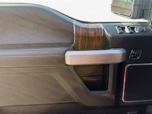 Used 2018 Ford F150 Lariat w/ Equipment Group 502A Luxury AWD/4WD image 11