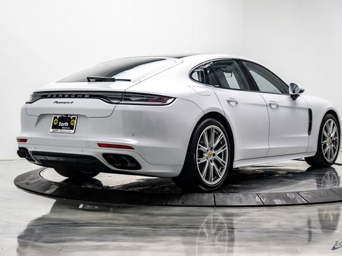 Used 2023 Porsche Panamera 4 Platinum Edition AWD/4WD image 16