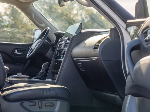 Used 2024 INFINITI QX80 Luxe image 16