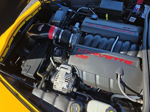 Used 2005 Chevrolet Corvette Coupe w/ Performance Handling Package image 13