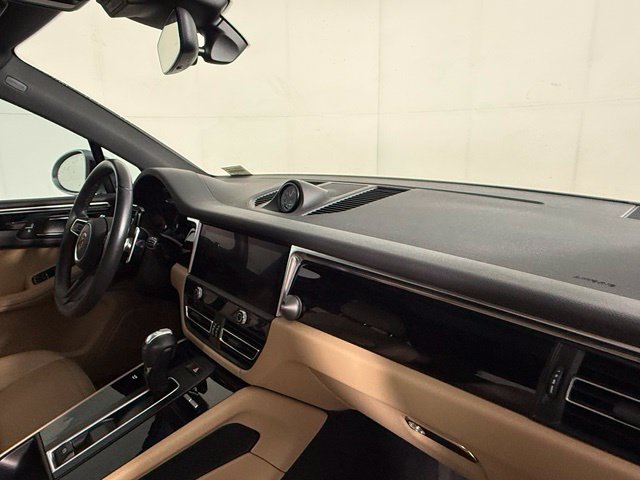 Used 2023 Porsche Macan AWD/4WD image 29
