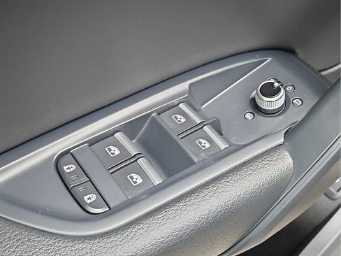Certified 2024 Audi Q5 e Premium AWD/4WD image 13