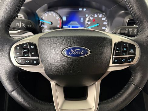 Used 2023 Ford Explorer XLT w/ Equipment Group 202A RWD image 14