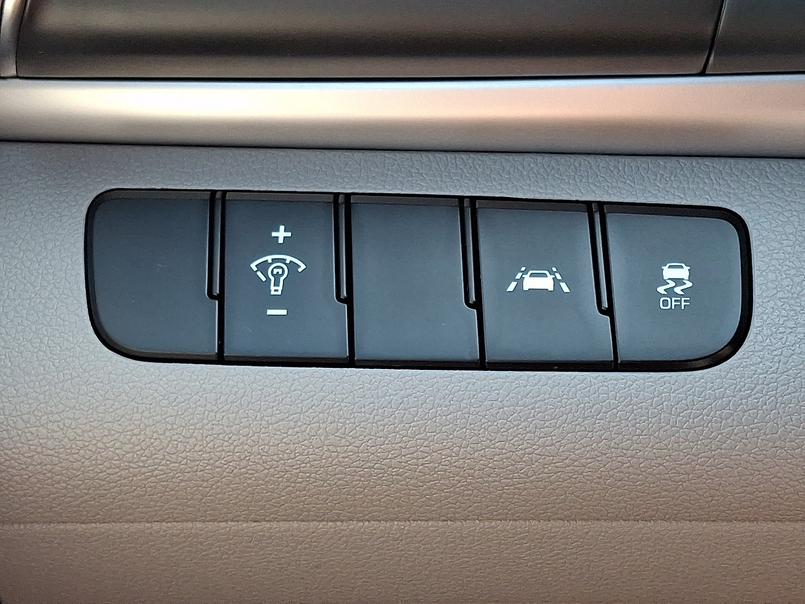 Used 2020 Hyundai Elantra SE FWD image 23