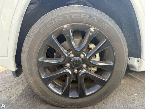 Used 2018 Jeep Grand Cherokee Altitude image 6