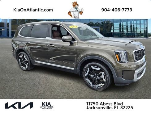 Used 2024 Kia Telluride EX w/ EX Captain's Chair Package image 1