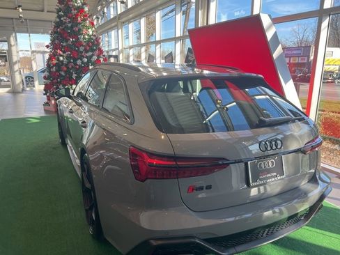 New 2025 Audi RS 6 performance image 4