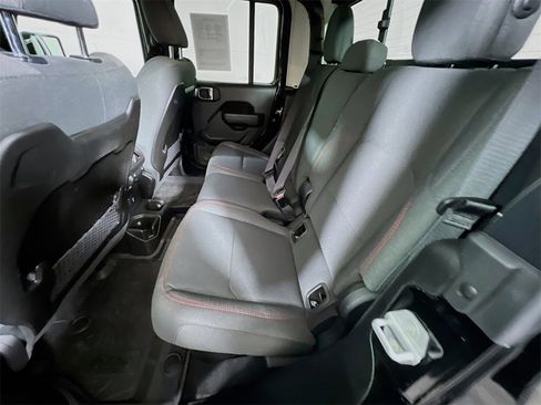 Used 2025 Jeep Gladiator Rubicon w/ Convenience Group image 22