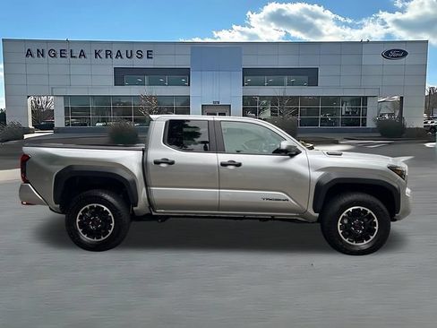 Used 2024 Toyota Tacoma TRD Off-Road w/ TRD Off Road Premium Package AWD/4WD image 10