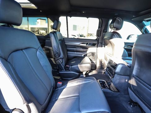 Used 2023 Jeep Wagoneer L Series III w/ Premium Group I image 30