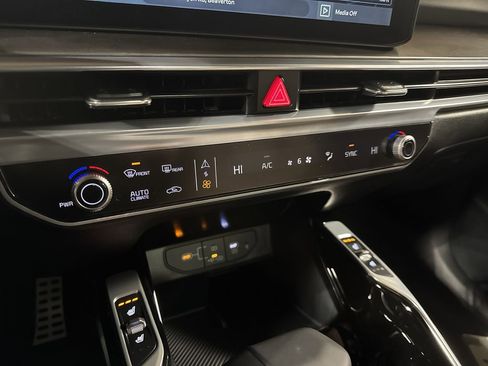 New 2025 Kia Sorento SX Prestige image 24