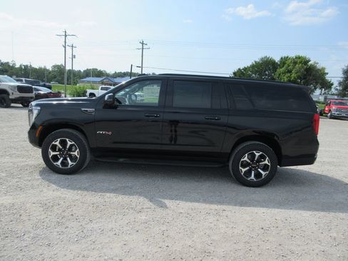 New 2026 GMC Yukon XL AT4 AWD/4WD image 6