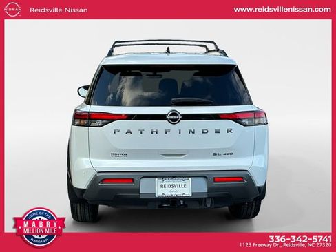 New 2026 Nissan Pathfinder SL image 4