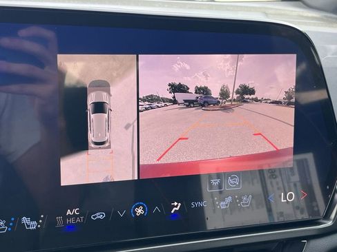 New 2025 Chevrolet Equinox EV RS image 15