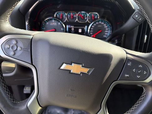 Used 2018 Chevrolet Silverado 1500 LT w/ LT Convenience Package AWD/4WD image 18