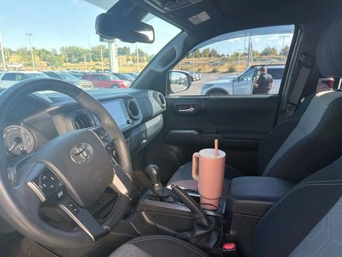 Used 2023 Toyota Tacoma TRD Off-Road AWD/4WD image 9