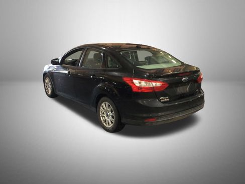 Used 2012 Ford Focus SE FWD image 3
