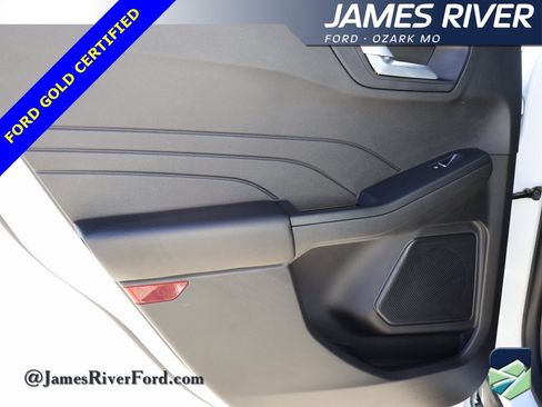 Certified 2023 Ford Escape ST-Line image 17