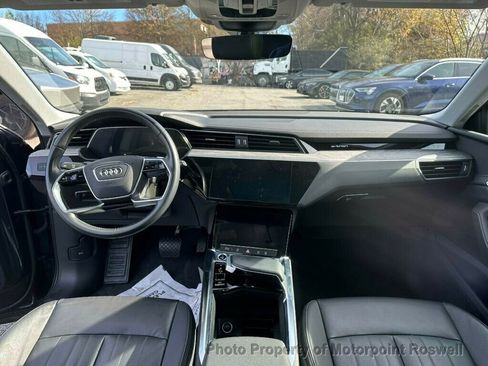 Used 2021 Audi e-tron Premium w/ Convenience Plus Package image 21