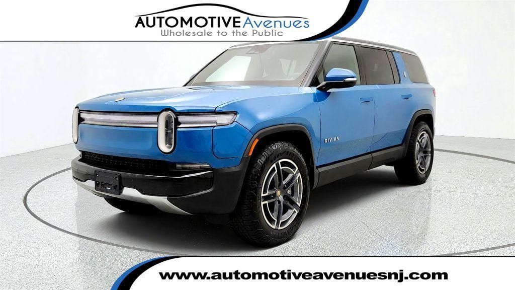 Used 2025 Rivian R1S Adventure Dual AWD/4WD image 1