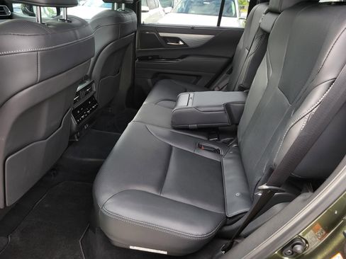 Used 2025 Lexus LX 600 F Sport w/ Accessory Package (Z1) AWD/4WD image 12