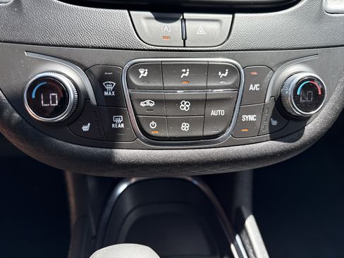 Used 2024 Chevrolet Malibu LT FWD image 25