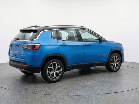 Used 2025 Jeep Compass Limited AWD/4WD image 9