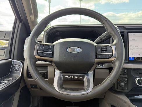 Used 2025 Ford F450 Platinum w/ FX4 Off-Road Package AWD/4WD image 19