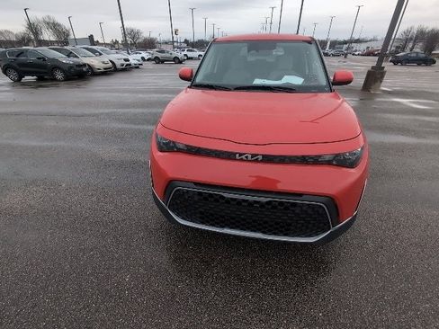 Used 2025 Kia Soul LX w/ LX Technology Package image 8