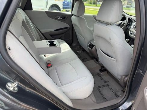 Used 2017 Chevrolet Malibu LT FWD image 8