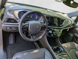 New 2026 Chrysler Pacifica Limited w/ S Appearance Package AWD/4WD video 3