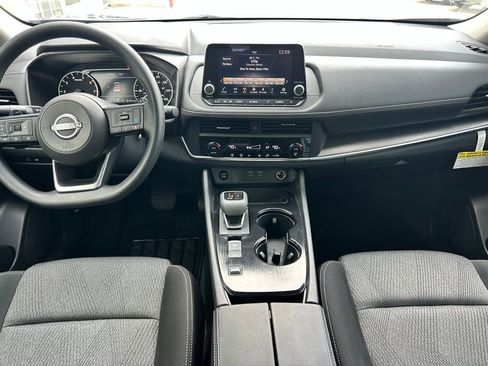 Used 2024 Nissan Rogue SV image 11