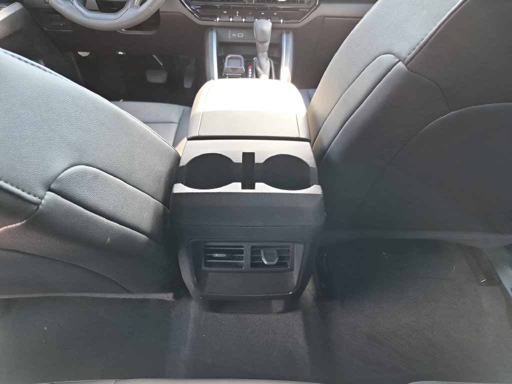 Used 2024 Chevrolet Colorado W/T RWD image 29