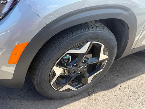 Certified 2024 Kia Seltos EX FWD image 6