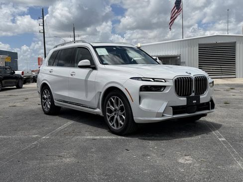 Used 2026 BMW X7 xDrive40i AWD/4WD image 2