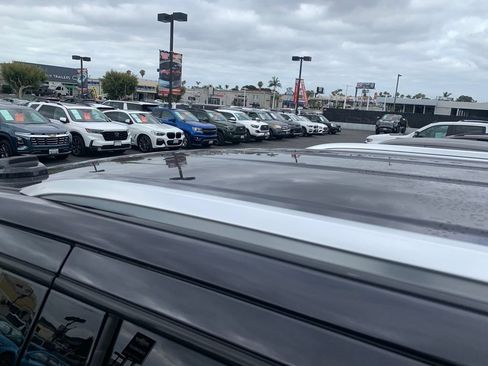 Used 2025 Chevrolet Tahoe LT RWD image 9