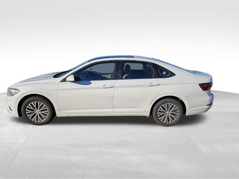 Used 2019 Volkswagen Jetta SE w/ Cold Weather Package image 4