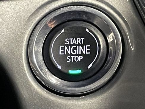 Used 2024 Chevrolet Trax LT FWD image 29