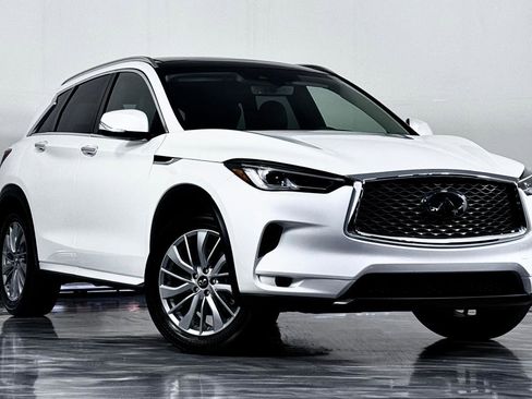 Used 2023 INFINITI QX50 Luxe AWD/4WD image 2