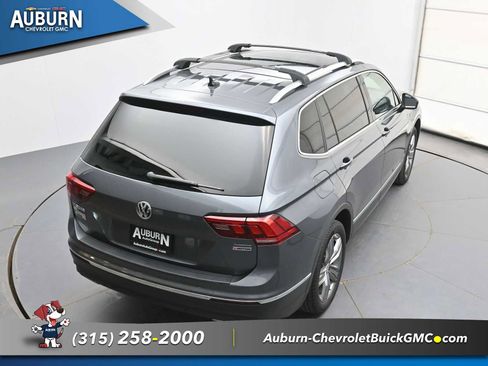 Used 2020 Volkswagen Tiguan SEL AWD/4WD image 31